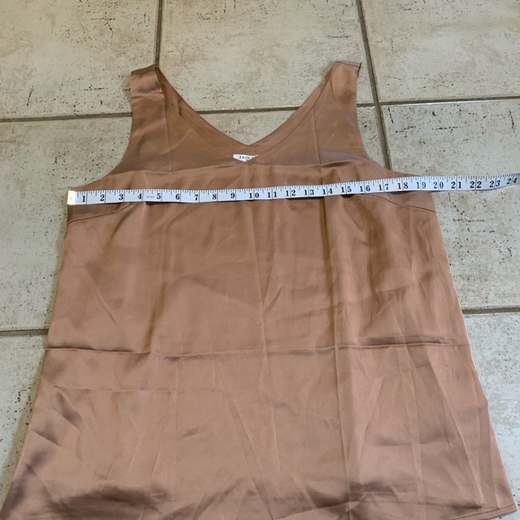 Elegant Brown Sleeveless Top - Picture 4 of 7